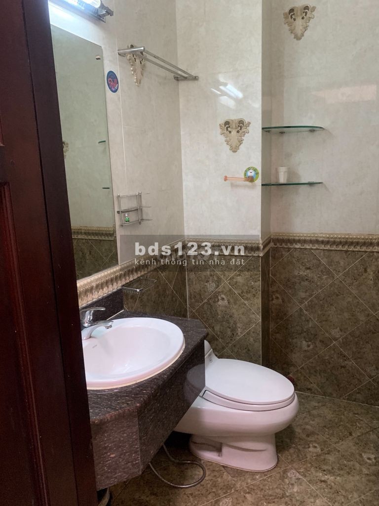CHDV Nguyễn Đình Chiểu P5, Q3 TRệt, 3L 6P, 6wc full nội thất