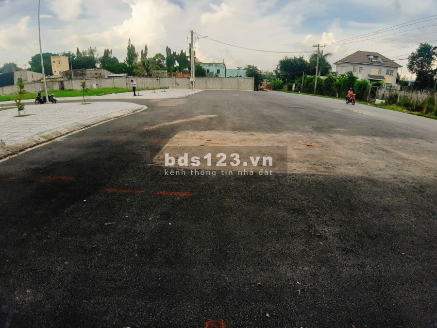 Đất mặt tiền đường Nguyễn Thị Lắng, Tân Phú Trung, 130m2 giá 1.5 tỷ