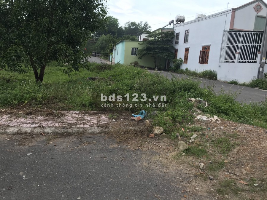Duy NhấT lô góc 3 mặt tiền Biên Hòa 200m2/2t7 ngay kcn Tam Phước
