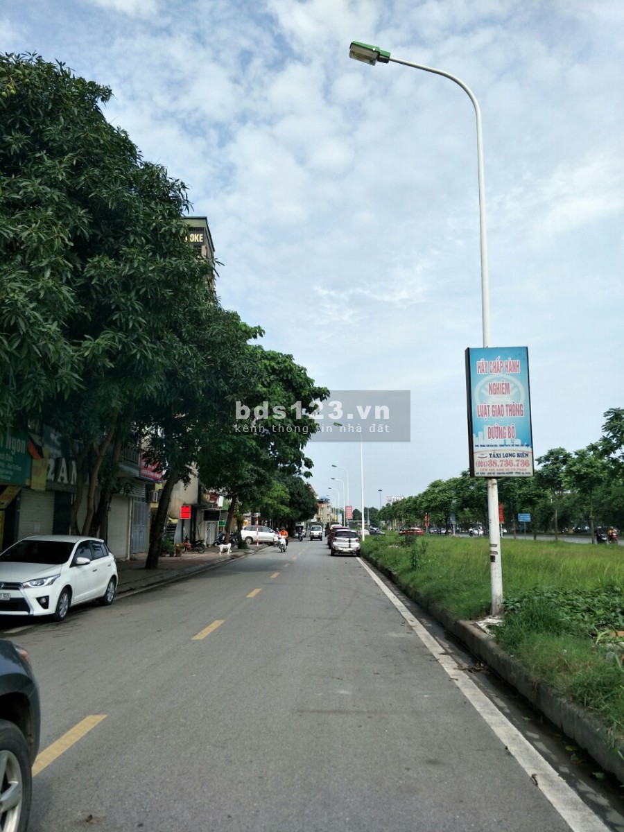 Bán đất Thạch Bàn 210m2 x 11m MT, giá 12.3 tỷ. Ô tô, Xây tòa nhà, Gần đường Cổ Linh.