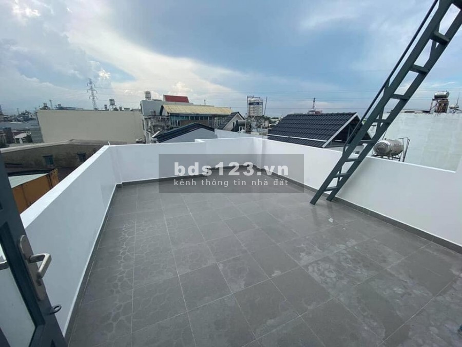 Nhà mới giá rẻ hẻm xe hơi Q12 4 tầng 73m2 thương lượng sâu