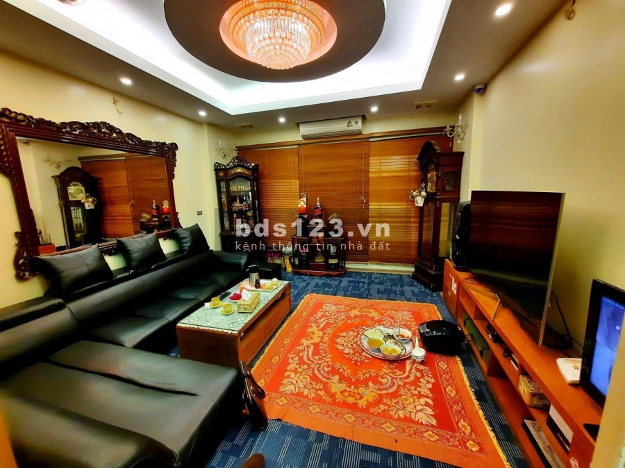 Bán nhà Trung tâm Đống Đa – ô tô đỗ cửa – 2 mặt ngõ – 100m ra Hồ Hoàng Cầu – 7.8 tỷ.