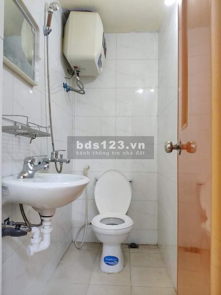 Nhà phố Đội Cấn, 44m2x mặt tiền 5m , ngõ xe ba gác tránh, ở luôn, 4.2 tỷ
