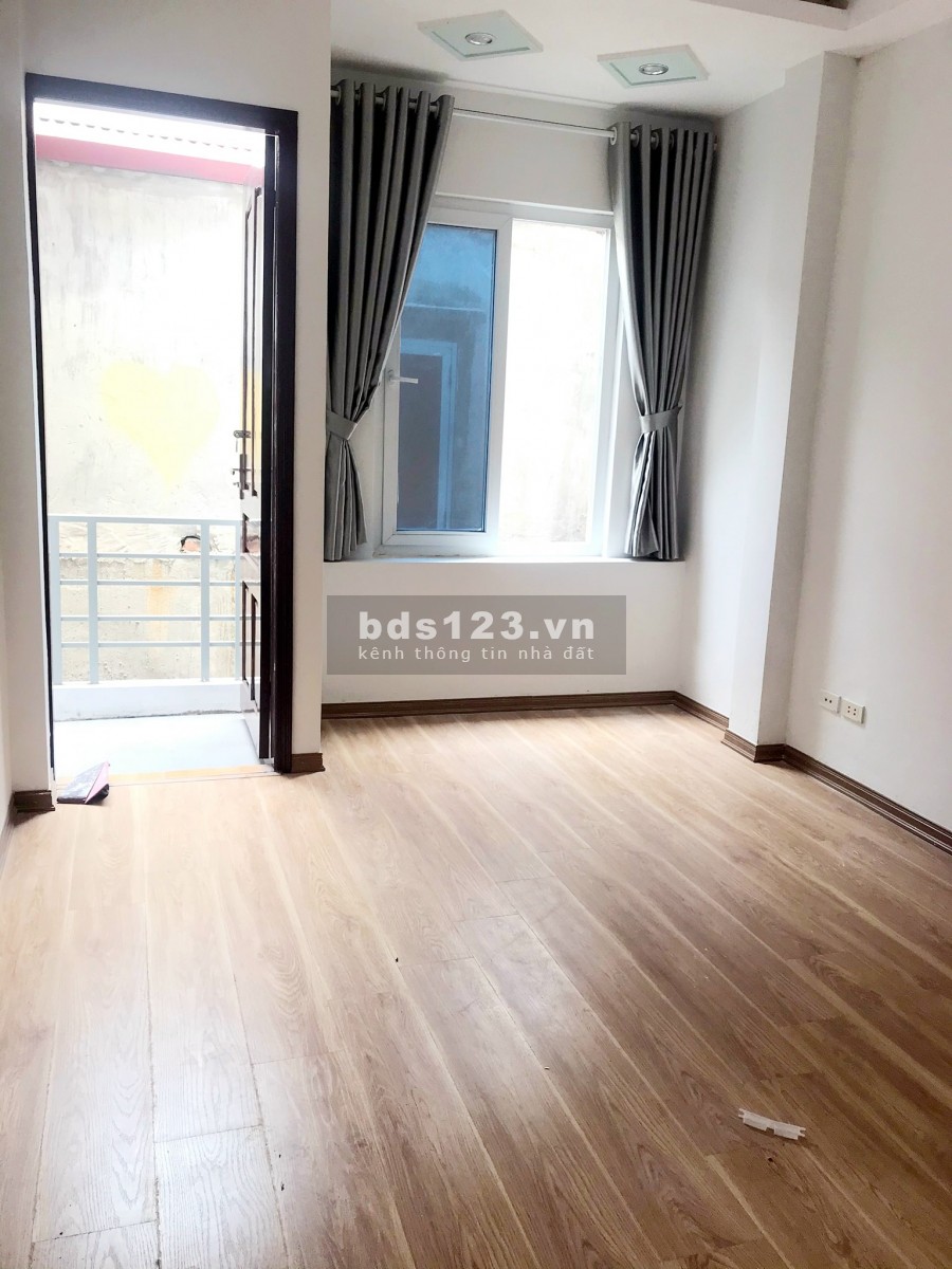Bán nhà Giải Phóng 38m2, 4 tầng giá 3.25 tỷ lô góc