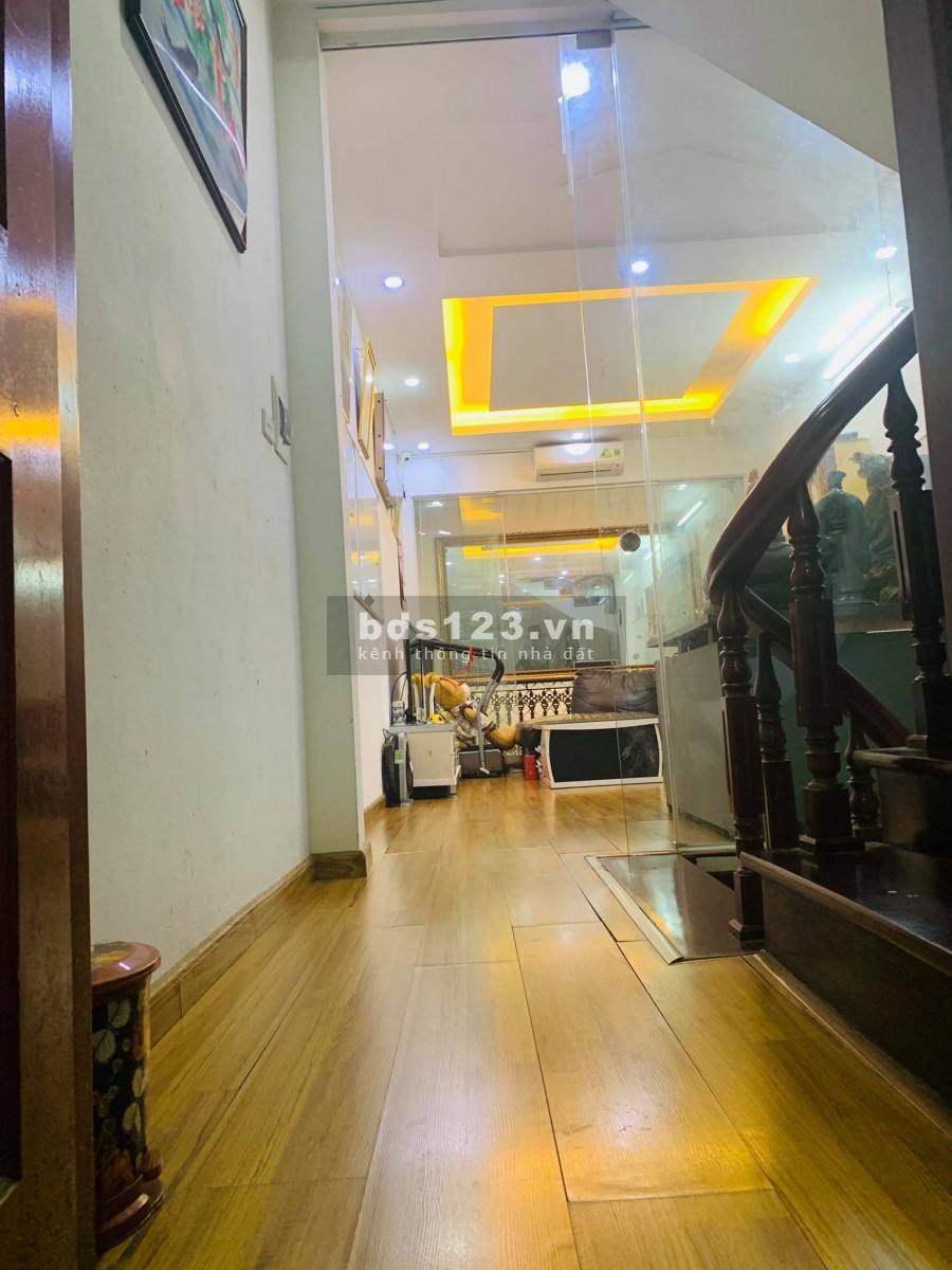 Bán nhà phân lô phố Thái Thịnh, 58m2 *4T, Ôtô tránh 10m, full Nội Thất, kinh doanh, ngõ thông, 2 mặt thoáng