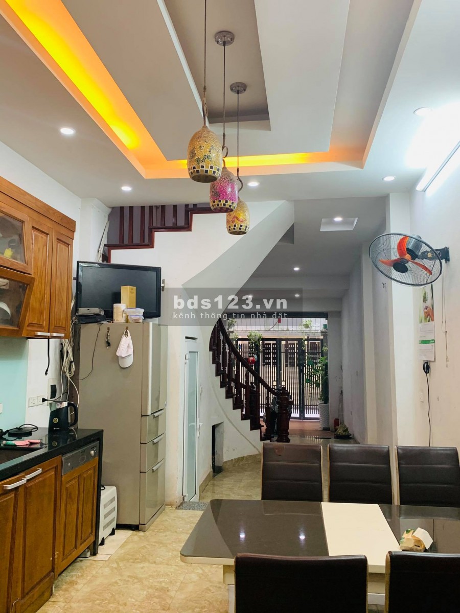 Bán nhà phân lô phố Thái Thịnh, 58m2 *4T, Ôtô tránh 10m, full Nội Thất, kinh doanh, ngõ thông, 2 mặt thoáng