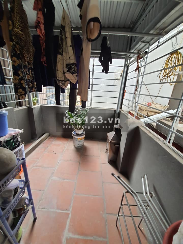 Nhỏ nhà nhỏ tiền Nhỉnh 1 tỷ có nhà Bạch Mai 4 tầng dt 16m2