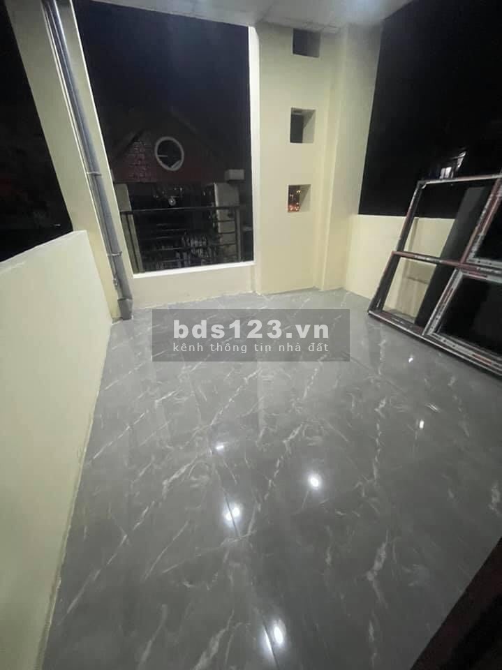 Bán nhà 4 Tầng BTCT dt (4 x7)m giá 3 tỷ hơn