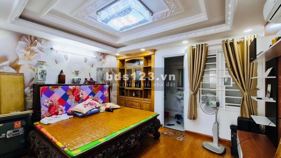 Bán nhà 5 tầng Kinh doanh Bùi Quang Là, Quận Gò Vấp dt 4.5 x 18 m giá 8.5 tỷ (TL)