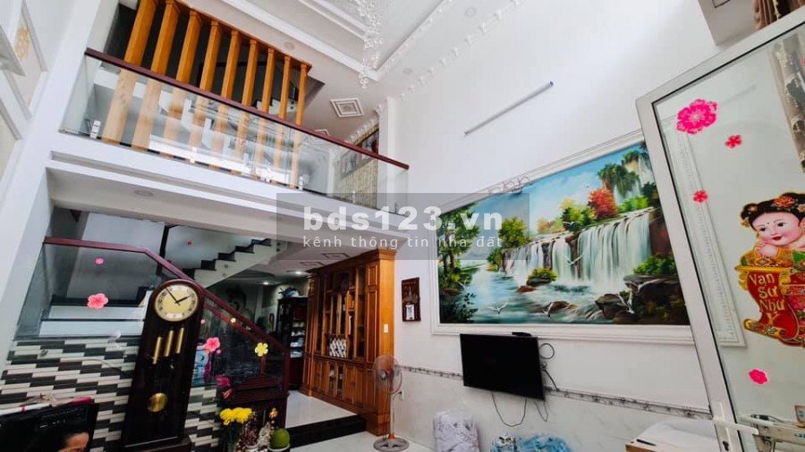 Bán nhà 5 tầng Kinh doanh Bùi Quang Là, Quận Gò Vấp dt 4.5 x 18 m giá 8.5 tỷ (TL)