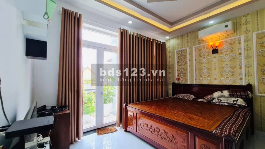 Bán nhà 5 tầng Kinh doanh Bùi Quang Là, Quận Gò Vấp dt 4.5 x 18 m giá 8.5 tỷ (TL)