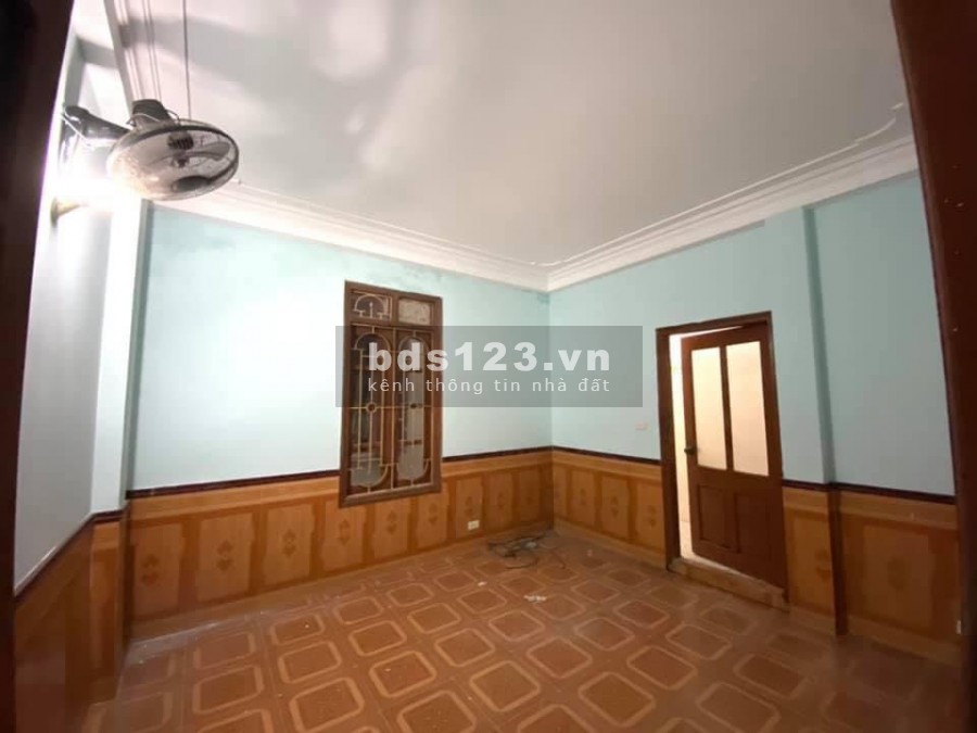 30m2 4 Tầng Sổ Đỏ trao tay Cách 50m ra mặt Phố Vĩnh Hưng Giá 2 tỷ 850tr