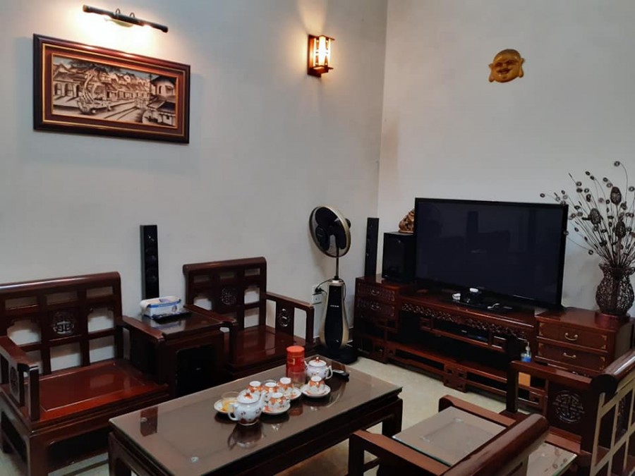 Bán nhà Nguyễn Đình Hoàn-Cầu Giấy, mặt ngõ, lô góc, 71m, mặt tiền 5.3m, chỉ 5 tỷ.