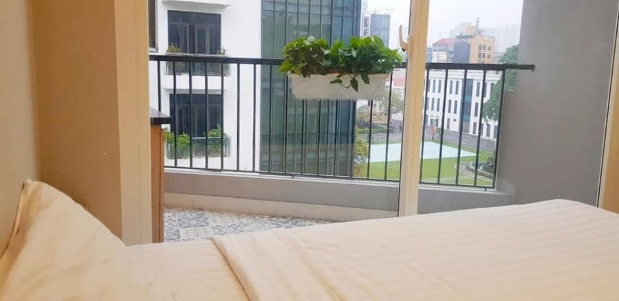 Bán toà căn hộ Trung Hoà 130m2 x 9 tầng MT 7.7m, 200tr/th, ô tô, thang máy, giá đẹp.