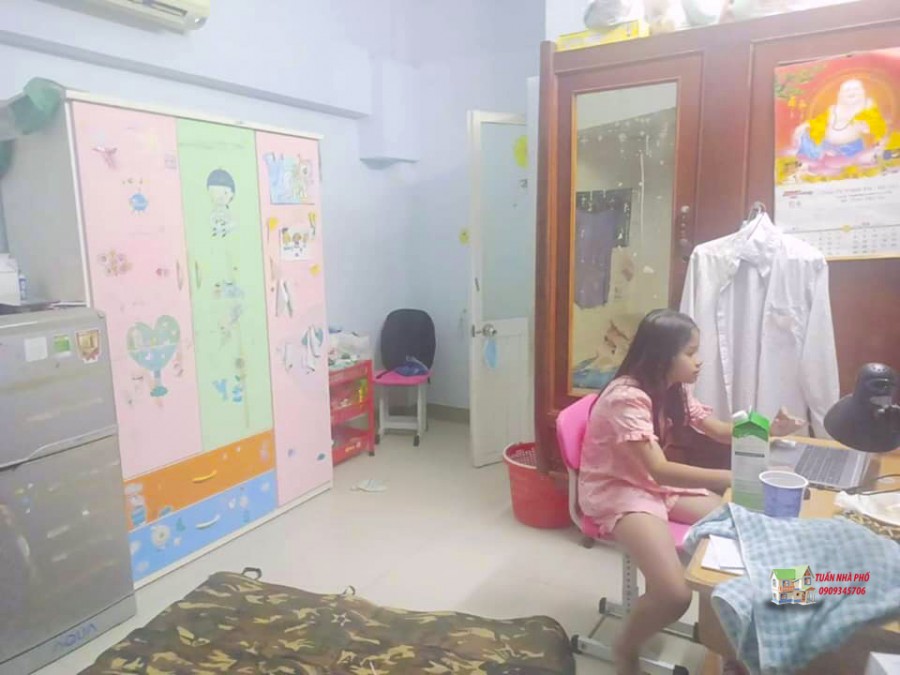 Bán nhà giá rẻ Trần Văn Quang, 1 trệt 4 lầu, 28m2, chỉ 2tỷ85.