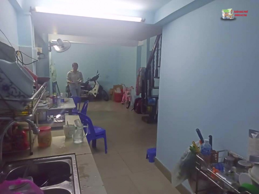 Bán nhà giá rẻ Trần Văn Quang, 1 trệt 4 lầu, 28m2, chỉ 2tỷ85.