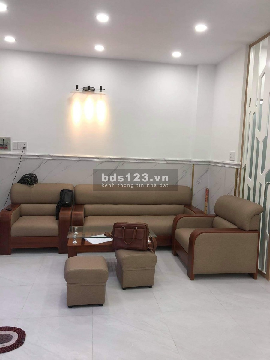 Bán nhà mặt tiền Phạm Văn Đồng Bình Thạnh 42m vuông giá chỉ 8.8 tỷ(thương lượng)