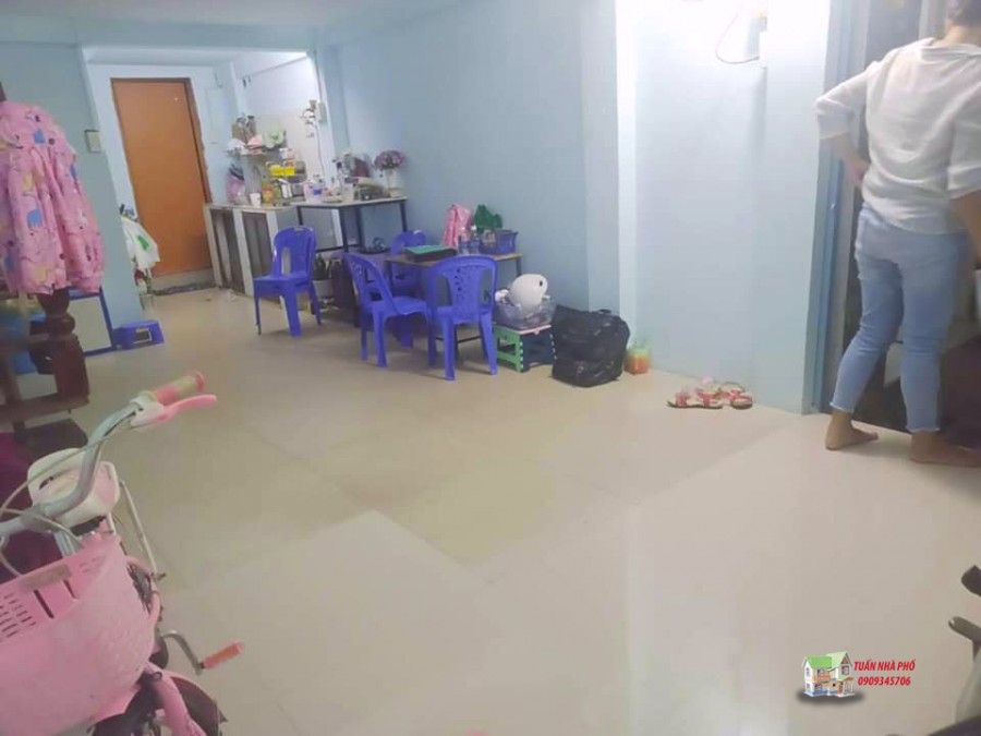 Bán nhà giá rẻ Trần Văn Quang, 1 trệt 4 lầu, 28m2, chỉ 2tỷ85.