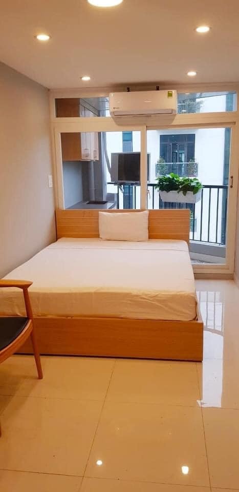Bán toà căn hộ Trung Hoà 130m2 x 9 tầng MT 7.7m, 200tr/th, ô tô, thang máy, giá đẹp.