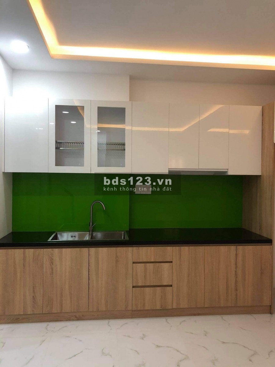 Bán nhà mặt tiền Phạm Văn Đồng Bình Thạnh 42m vuông giá chỉ 8.8 tỷ(thương lượng)