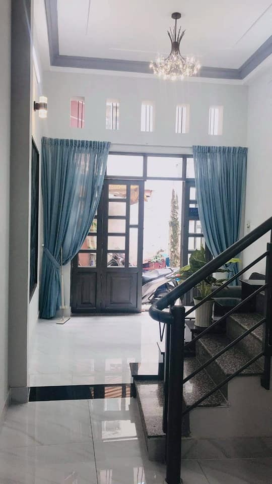Bán nhà đẹp lung linh giá rẻ đường CMT8, 1trệt 4 lầu, 40m2, 5.5 tỷ
