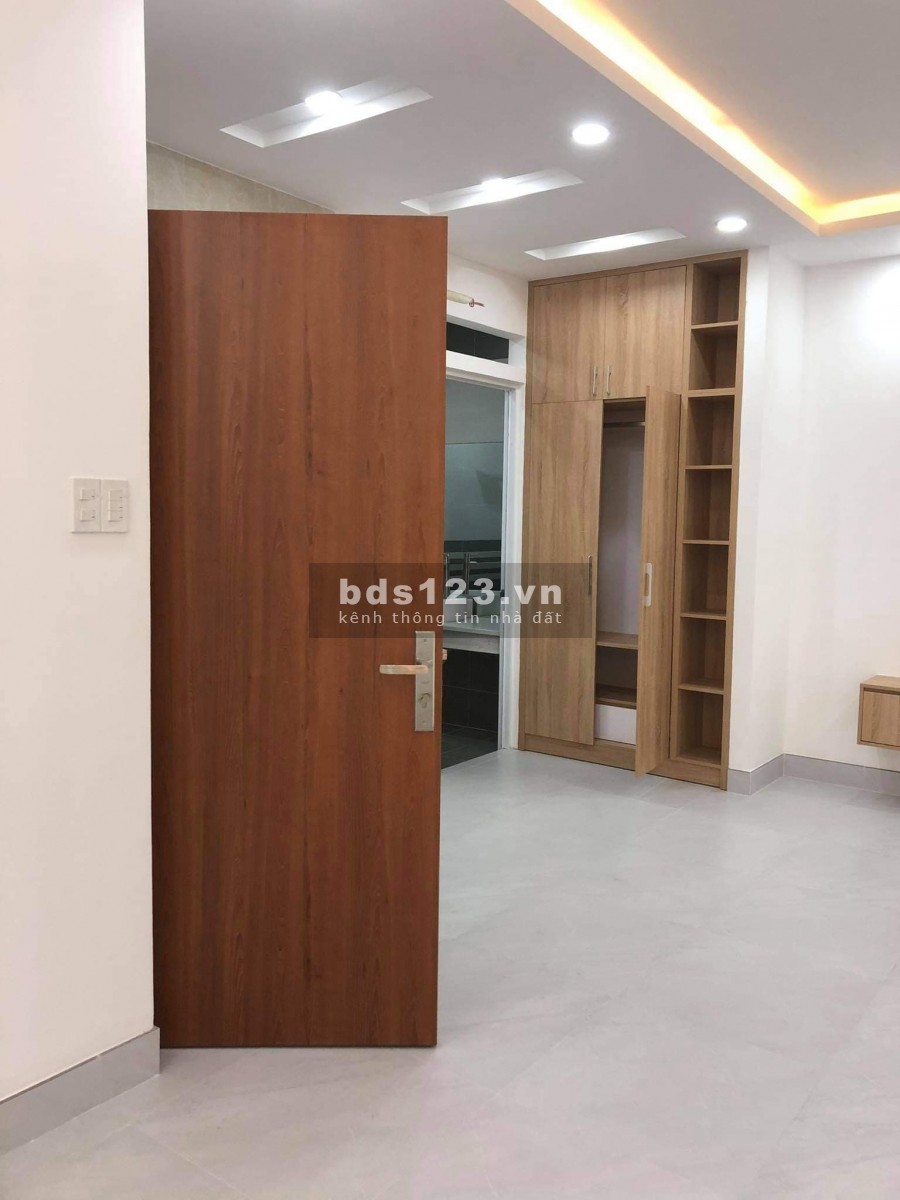 Bán nhà mặt tiền Phạm Văn Đồng Bình Thạnh 42m vuông giá chỉ 8.8 tỷ(thương lượng)