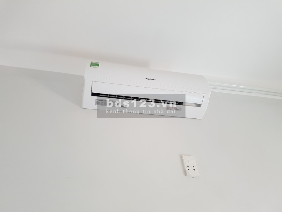 Nhà nguyên căn 1 lửng 3 lầu, 5p ra tới quận 1