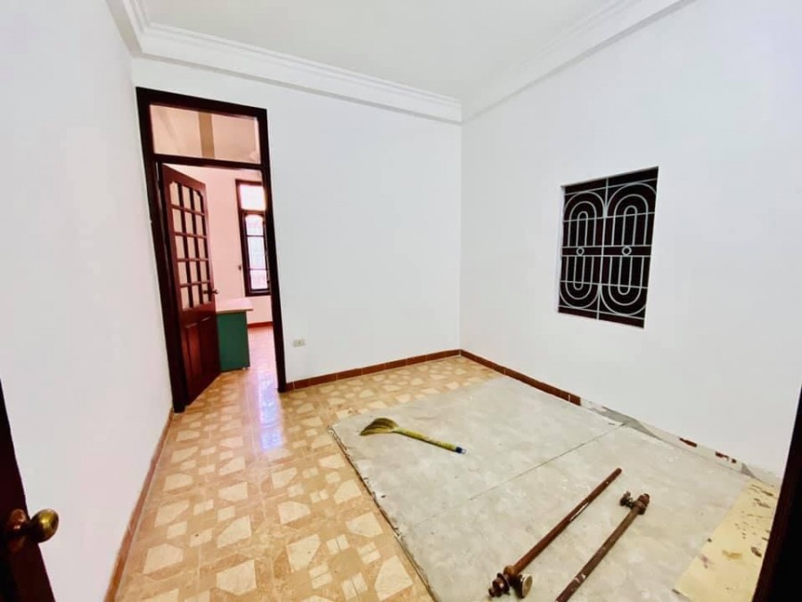 Ngay Hồ Đền Lừ, Tân Mai 40M2 chỉ ~ 5 tỷ, Mặt Ngõ, 2 ô tô tránh, Kinh doanh đỉnh.