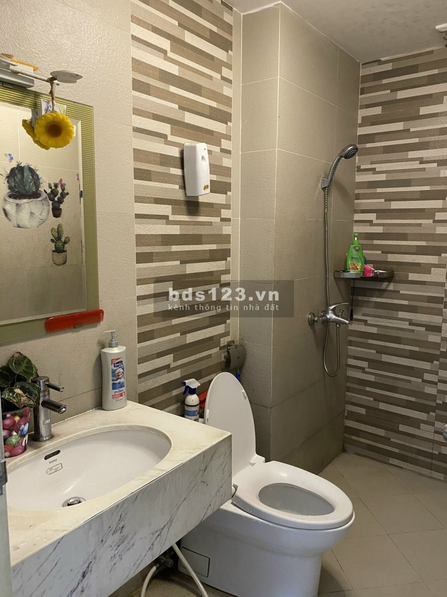 Bán nhà mới tinh, 2ầu, st, mặt tiền Âu Dương Lân, P2Q8