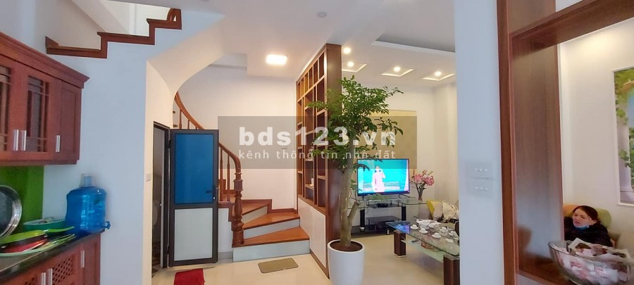 TÂN MAI 40M X4 TẦNG 5 TỶ, KINH DOANH ĐỈNH, Ô TÔ VÀO NHÀ