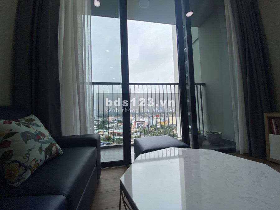 Kẹt tiền cần bán nhanh căn hộ Eco Green 2PN 65m2 view thành phố, lầu cao LH O915488665