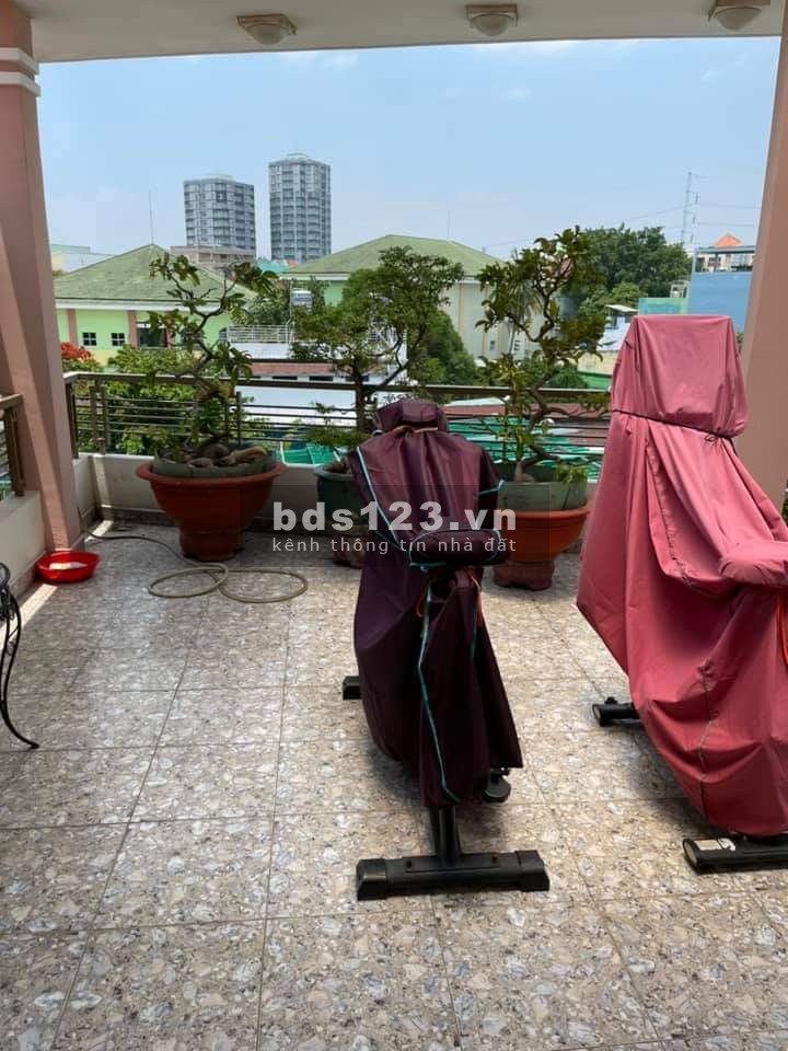 Nhà hiện đại 1 trệt 2 lầu Sân Thượng DT 200m2 Lạc Long Quân Q.Tân Bình 7.8 tỷ
