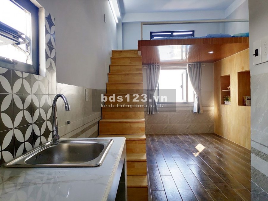 Nhà nguyên căn 1 lửng 3 lầu, 5p ra tới quận 1