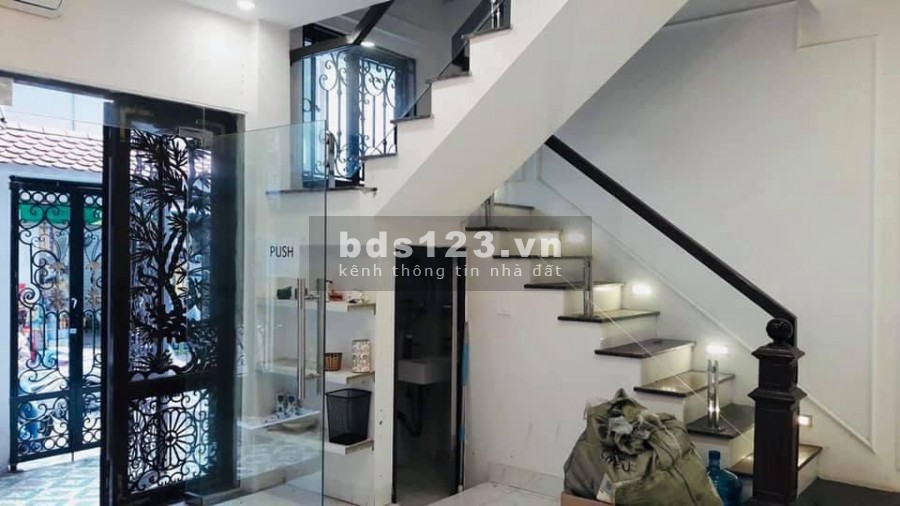Bán Nhà Trần Quốc Hoàn, Kinh Doanh Vô Địch Ô Tô Tránh Lh 0966131292