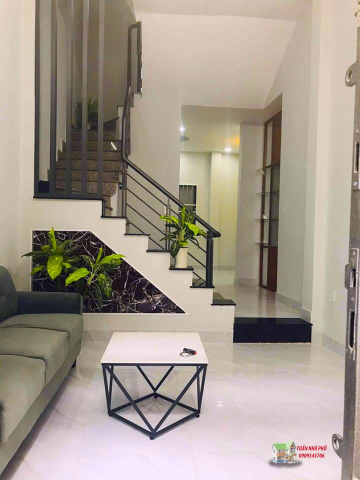 Bán nhà đẹp lung linh, giá rẻ đường CMT8, 1trệt 4 lầu, 40m2, giá 5.5 tỷ