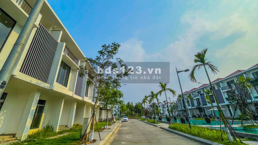 HÀNG CỰC PHẨM NHÀ 3 TẦNG ROYAL PARK HƯỚNG ĐÔNG BAO THUẾ