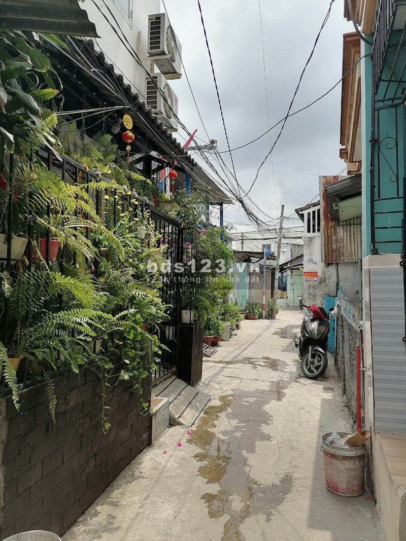 Bán nhà mới 42m2 hẻm 226 đường Nguyễn Bình Xã Phú Xuân T.T Nhà Bè