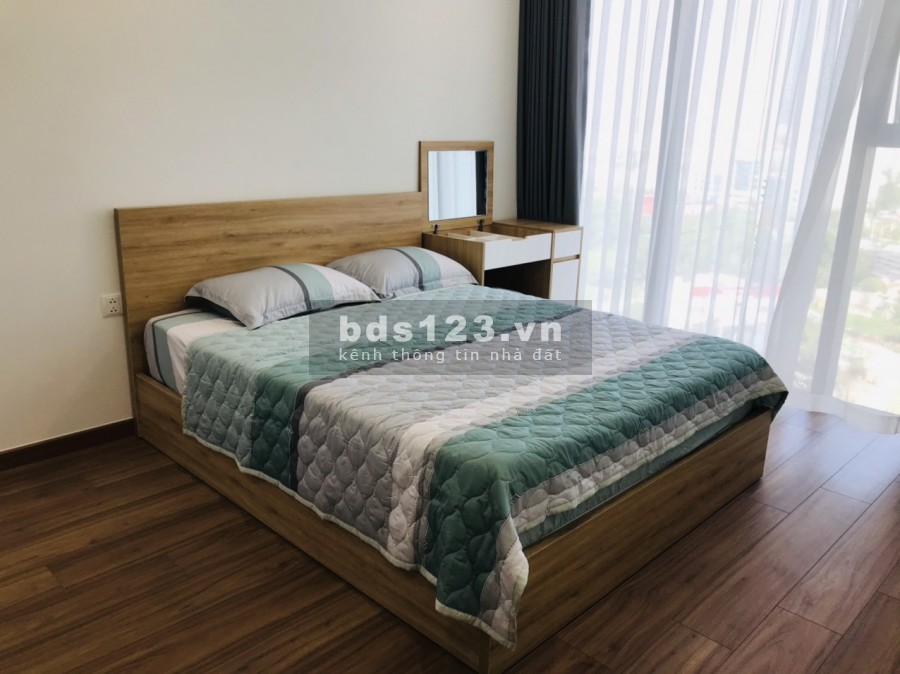 Kẹt tiền cần bán nhanh căn hộ Eco Green 2PN 65m2 view thành phố, lầu cao LH O915488665
