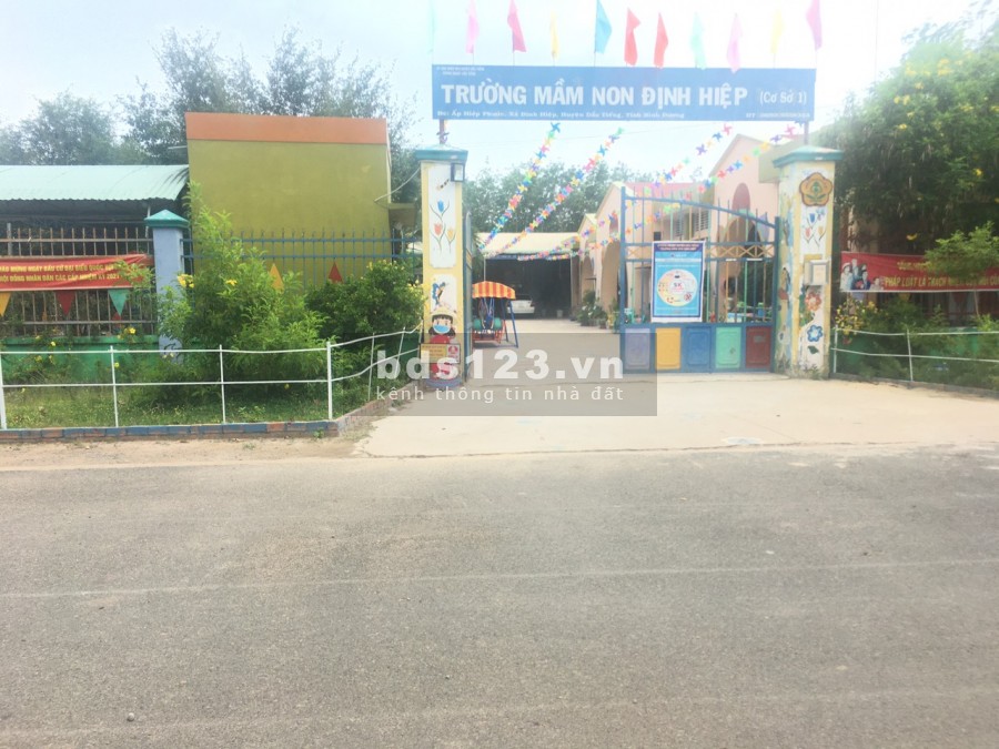 Chính Chủ BÁN gấp 3 miếng đất DT 5x21 GIÁ 570Tr. Sổ Riêng . Hỗ Trợ 3 Bên