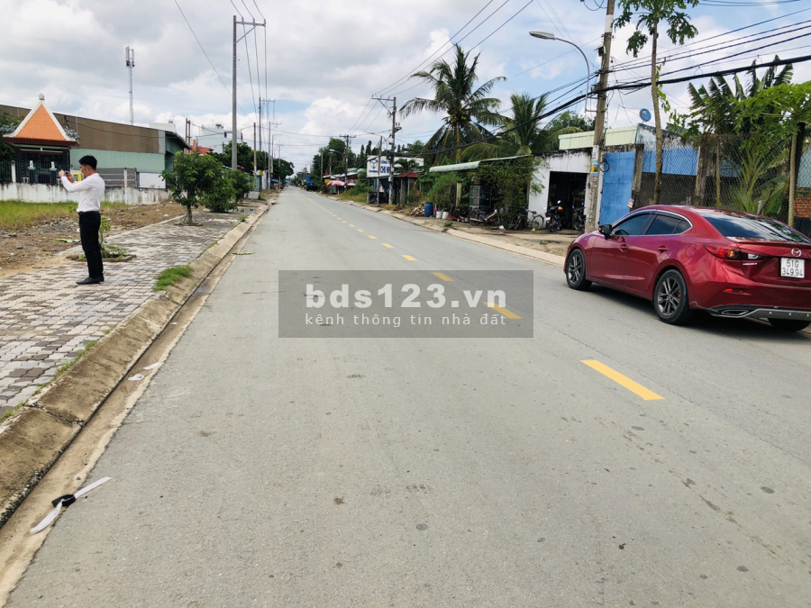Cần bán lô đất 5x33m giá TT 560tr gần Tân Đức, SHR thổ cư 100%