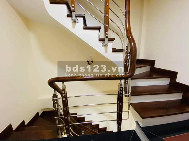 BÁN NHÀ HOÀNG HOA THÁM BA ĐÌNH 56M X4 TẦNG MẶT TIỀN 6 M GIÁ 5 TỶ