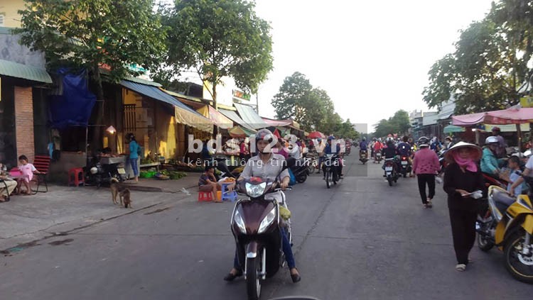 Chính chủ chuyển đi tôi cần bán gấp nhà 2 lầu cực đẹp giá đầu tư, ngay kcn