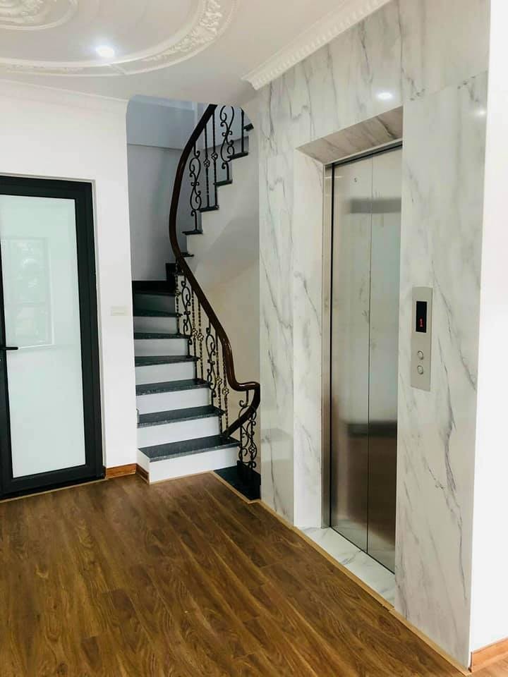 Bán nhà Ngọc Thụy, Long biên ị trí đẹp đường ÔTÔ Tránh DT 47m2 xây 6 tầng mặt tiền 4.2 giá 5.75 tỷ