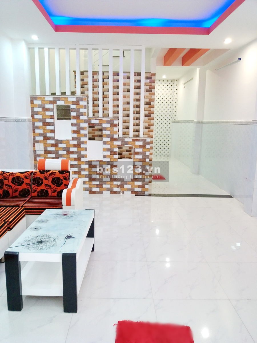 Nhà DT rộng giá rẻ 34m2, gần ĐL Phạm Văn Đồng, 2T chỉ 2.9 tỷ