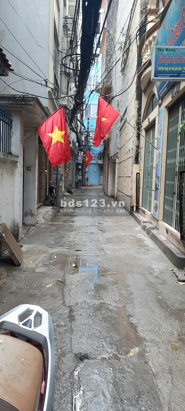 Bán nhà Võ Chí Công 49m2 giá chỉ 5.1tỷ