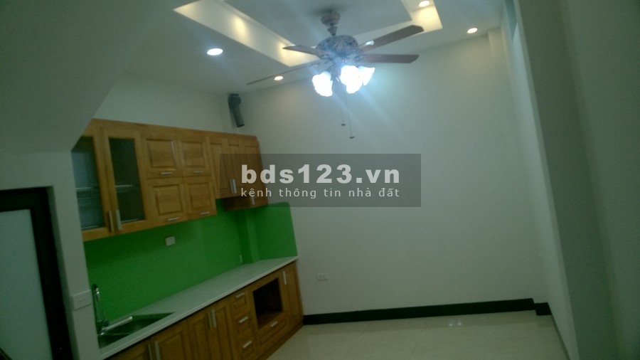 Bán nhà đẹp Hoàng Quốc Việt, 41m2 xây 4 tầng giá 4 tỷ có ra lộc