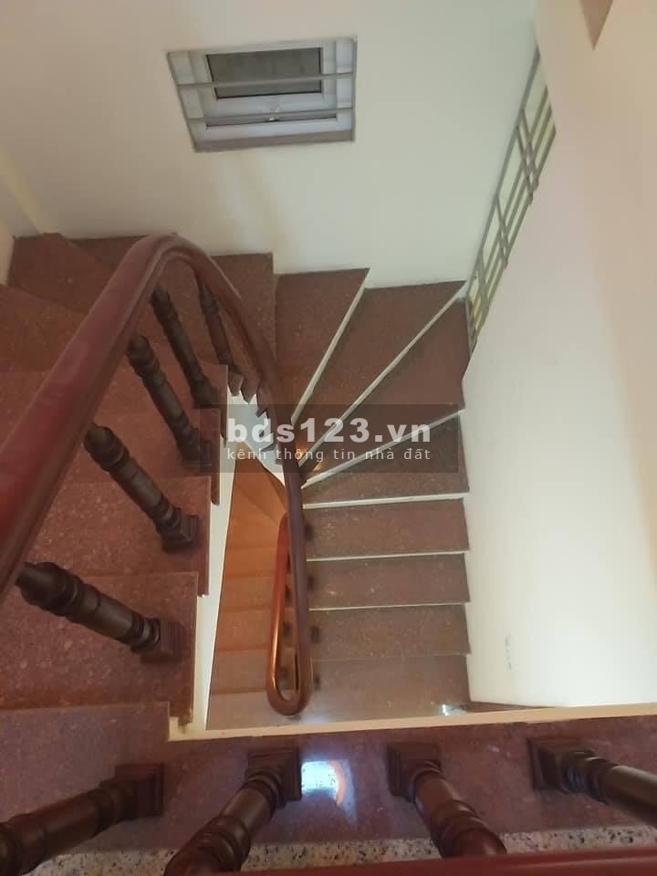 Chưa đến 3 tỷ có ngay nhà trung tâm Cầu Giấy, nội thất full
