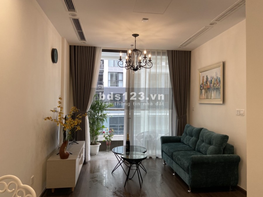 Cho thuê căn hộ 2 phòng ngủ view nội khu tại Symphony, Long Biên. S:60m2. Full nội thất. Giá 11tr. Lh: 0988581367