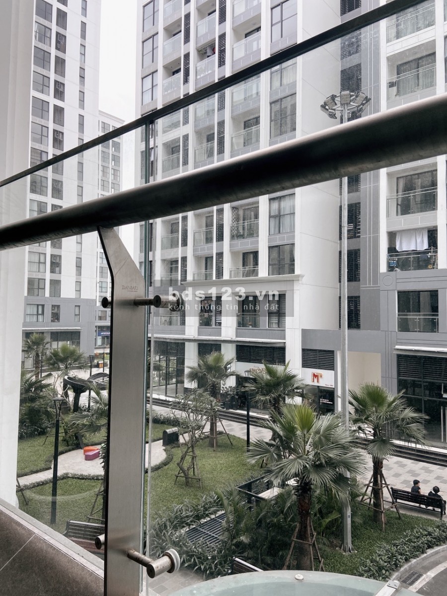 Cho thuê căn hộ 2 phòng ngủ view nội khu tại Symphony, Long Biên. S:60m2. Full nội thất. Giá 11tr. Lh: 0988581367
