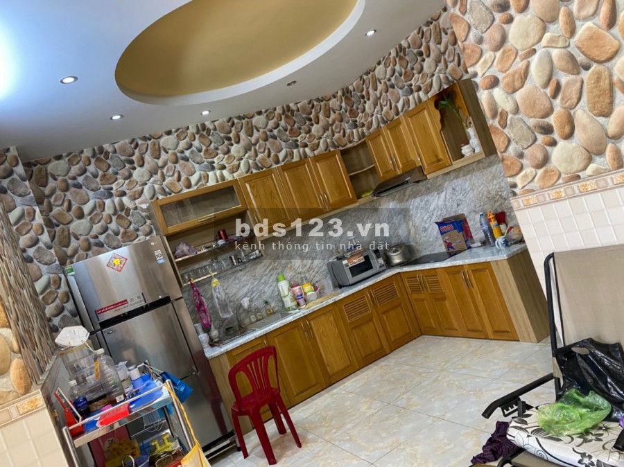 Gia Đình cần tiền trả nợ nên cần bán nhà tâm huyết mới xây dựng